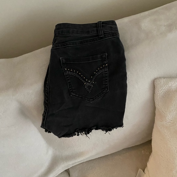 D. Jeans Black Distressed Denim Shorts - Picture 5 of 6
